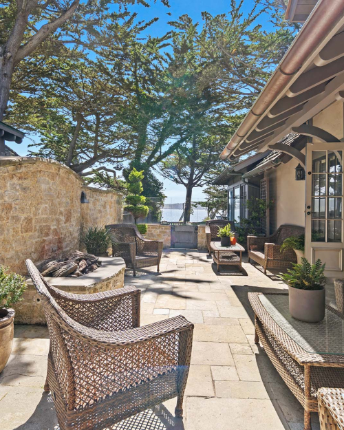 buyers_buying_a_home